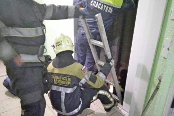 В подмосковных Люберцах в шахту упал лифт с людьми