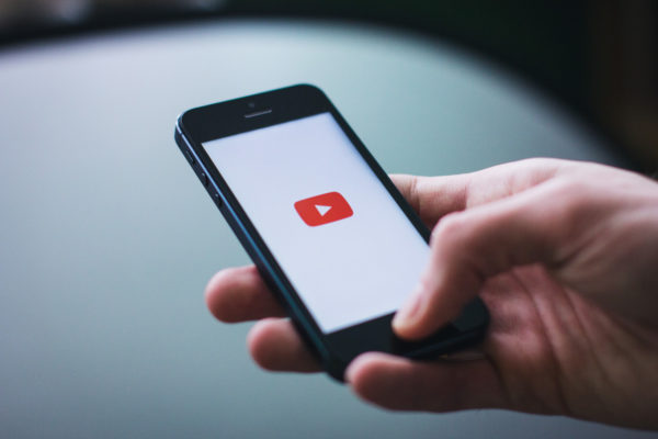 YouTube отключит активные ссылки под короткими видео Shorts