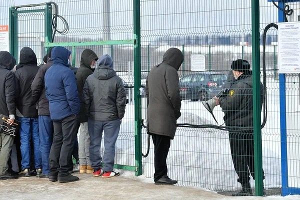 Нелегальные мигранты в России получат ряд ограничений